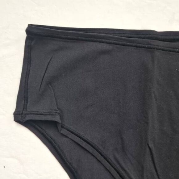 Skims panty Nwt - Picture 10 of 15